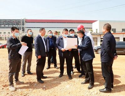 黃進(jìn)到大龍開(kāi)發(fā)區(qū)調(diào)研督導(dǎo)項(xiàng)目建設(shè)及生態(tài)環(huán)保、安全生產(chǎn)工作